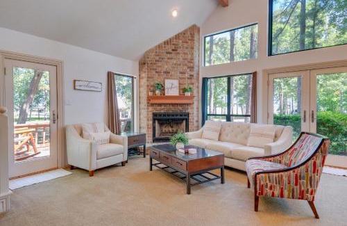 Cape Royale House | Cape Royale Home with Deck - Walk to Lake Livingston