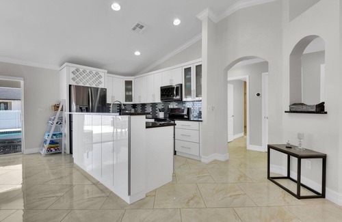 Mariner House | Cape Sanctuary-NW Cape Coral Getaway Southern Exposure