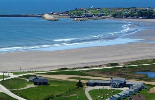 Mavillette Hotel | Cape View Motel & Cottages