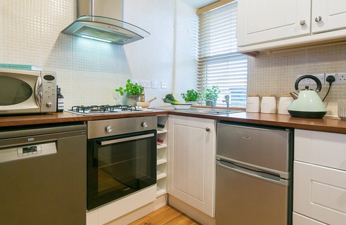 Llanystumdwy Cottage | Capel Bach - a near a pub that sleeps 6 guests in 3 bedrooms