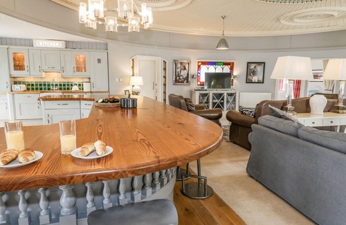 Llanrug Cottage | CAPEL MAWR, pet friendly, luxury holiday cottage in Llanrug
