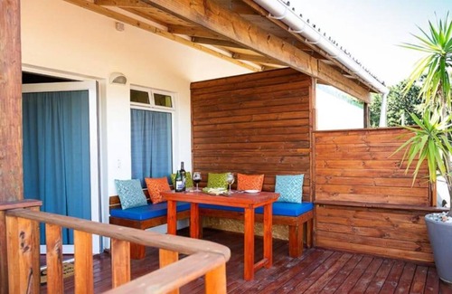 Helderberg Rural Cabin | CAPELANDS RESORT- Redstone