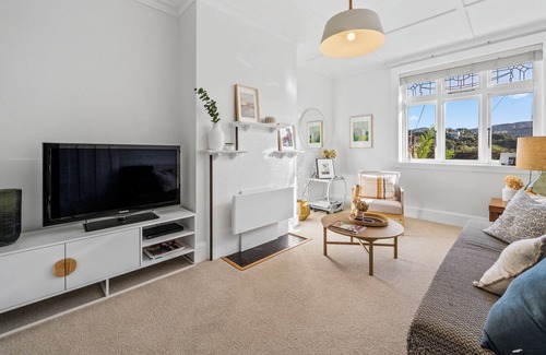 Wellington House | Capital Charm – Wellington Holiday Unit