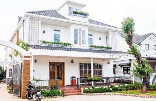 Da Lat Hotel | Capital O 1231 Hoang Yen Hotel & Coffee