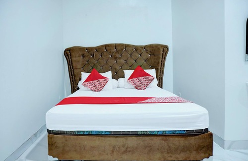 West Cirebon Hotel | Capital O 94491 Family Homestay