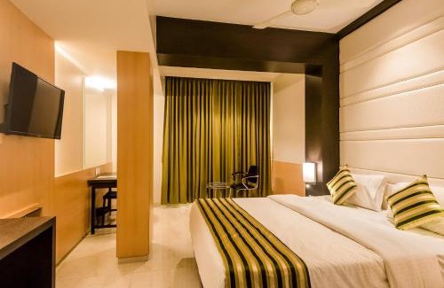 Kopar Khairane Hotel | Capital O Hotel Konar Inn