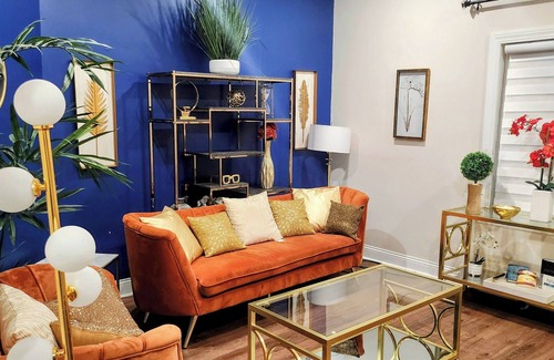 Indianapolis House | Capitol House "Sophisticated Comfort, Tasteful Tranquility, Culinary Elegance"