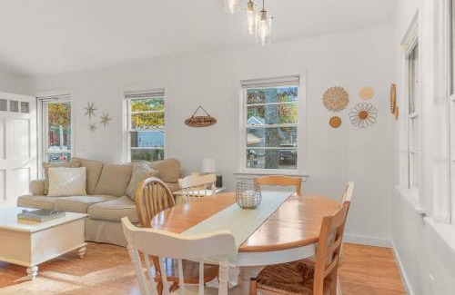 Mashpee House | Cappawack Cottage - Charming 3 BDR with Fire Pit