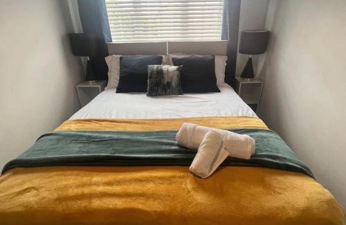 Loughborough House | CAPRI 13 SA's 3 bedroom home, close to Loughborough University and M1