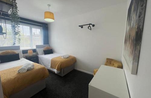Loughborough House | CAPRI 13 SA's 3 bedroom home, close to Loughborough University and M1