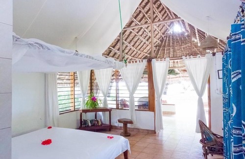 Pangani House | Capricorn Beach Cottages