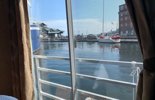 North End Boat Rental | Capricornus: Oceanside Vacation
