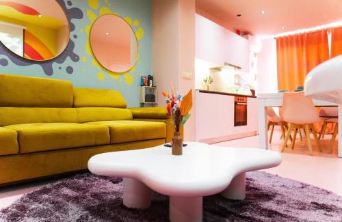 Marchienne-au-Pont Apartment | Capsule Girl Power SPA - balneo - Sauna - Karaoké - Billard - 2 chambres