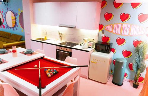 Marchienne-au-Pont Apartment | Capsule Girl Power SPA - balneo - Sauna - Karaoké - Billard - 2 chambres