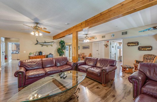Chassahowitzka Bed & Breakfast | Captain room