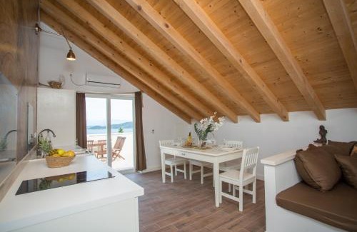 Racisce Apartment | Captain's Attic