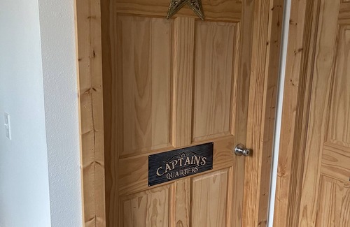 Beaver Island Apartment | Captain's Quarters @The Boat Shop - Overlooking Paradise Bay