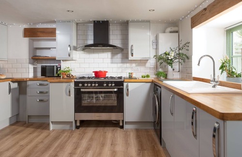 Saint Erth Praze House | Captains Rest - a cottage that sleeps 4 guests in 2 bedrooms