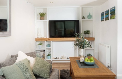 Saint Erth Praze House | Captains Rest - a cottage that sleeps 4 guests in 2 bedrooms