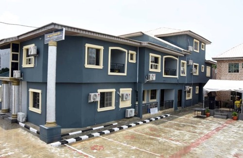 Epetu Apartment | Captivating 1-bed Apartment in Awoyaya