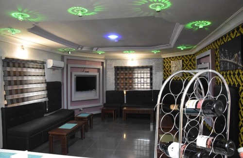 Epetu Apartment | Captivating 1-bed Apartment in Awoyaya