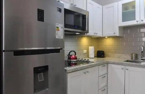 Saint Andrew Apartment | Captivating 1-Bed Ravinia Apartment in Kingston
