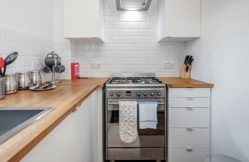 West Thurrock Apartment | Captivating 2-Bed Apartment in Grays