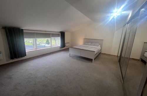 Motherwell Apartment | Captivating 2 Bed Apartment in Newhouse