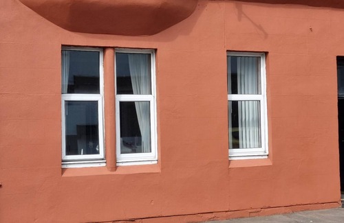 Largs Apartment | Captivating 2-Bed ground floor Apartment in Largs