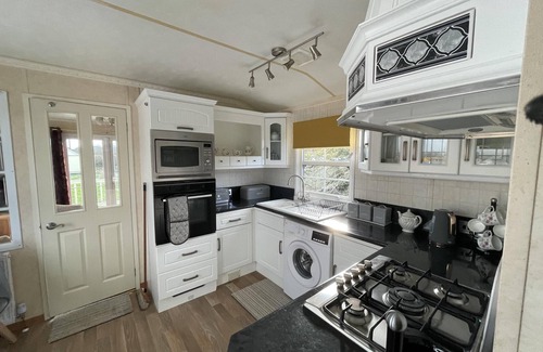 Caergeiliog Ski Chalet | Captivating 2-Bed Static Caravan on Private land