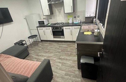 Riverside Apartment | Cardiff Cathedral Apartment