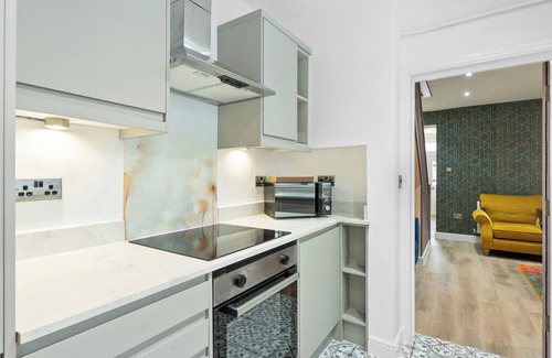 Roath House | Cardiff Charm on Treharris Street