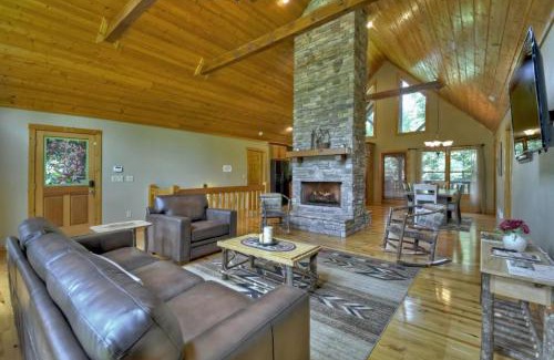 Eagle Mountain Villa | Cardinal Cabin - Cozy Coosawattee cabin with a fire pit