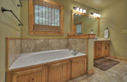 Eagle Mountain Villa | Cardinal Cabin - Cozy Coosawattee cabin with a fire pit