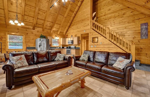 Sugar Grove Cabin | Cardinal Cabin (Hocking Hills area)