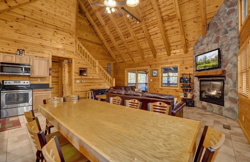Sugar Grove Cabin | Cardinal Cabin (Hocking Hills area)