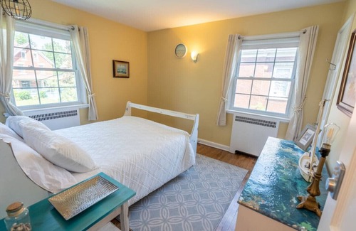 Cornwall Bed & Breakfast | Cardinal Inn ~ Beach Room