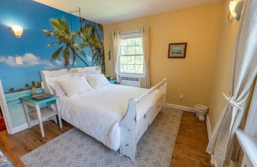 Cornwall House | Cardinal Inn Beach Room