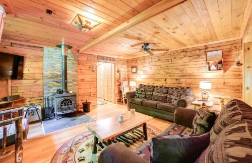 Pittsfield House | Cardinal Pines Cabin on 8 Acres - Dog Friendly!