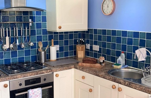 Leven Cottage | Cardy Cottage sleeps 4, pet friendly, sea views near St Andrews