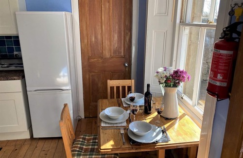 Leven Cottage | Cardy Cottage sleeps 4, pet friendly, sea views near St Andrews