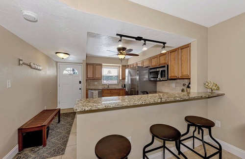 Siesta Key Condo | Carefree Coconut | Walk to SK South Village w/Live Music & Restaurants