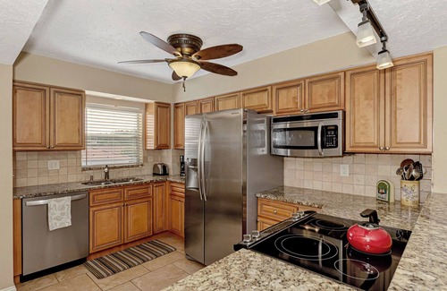 Siesta Key Condo | Carefree Coconut | Walk to SK South Village w/Live Music & Restaurants