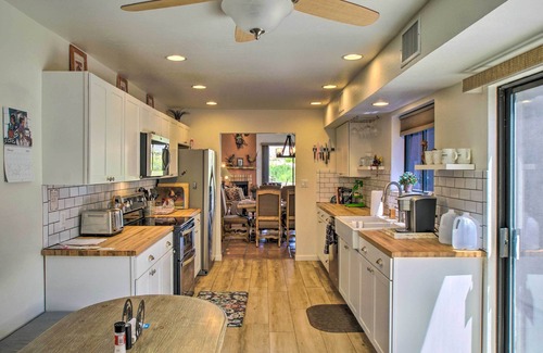 Carefree House | Carefree Townhome w/Community Pool & Hot Tub!
