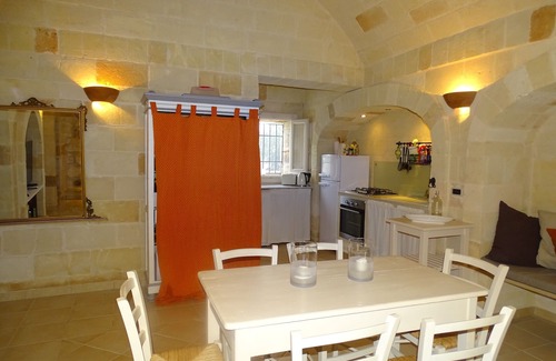 Maruggio House | Carefully renovated, located in the very calm countryside with seaview
