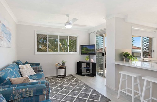 Bilinga Apartment | Caribbean 8 - Bilinga/North Kirra Beachfront - Min. 3 Night Stays!