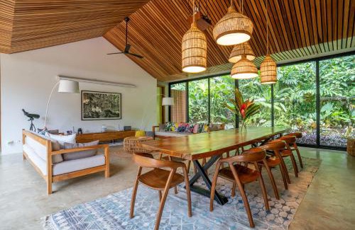Chiguata House | Caribbean Courtyard Lujosa Villa 6 to 10 pp