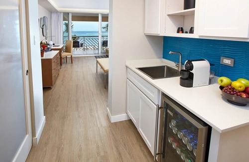 Estate Turner Hole Hotel | Carina Bay Boutique All Inclusive Resort & Casino