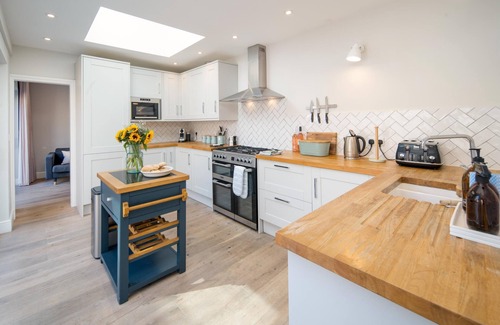 Seaview House | Carita - a semi detached house that sleeps 6 guests in 3 bedrooms