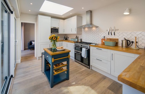 Seaview House | Carita - a semi detached house that sleeps 6 guests in 3 bedrooms